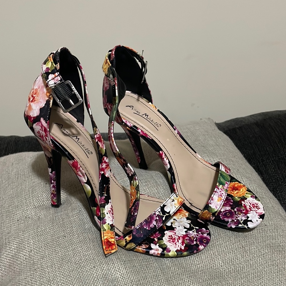 Amazing open toe ankle wrap floral heels
